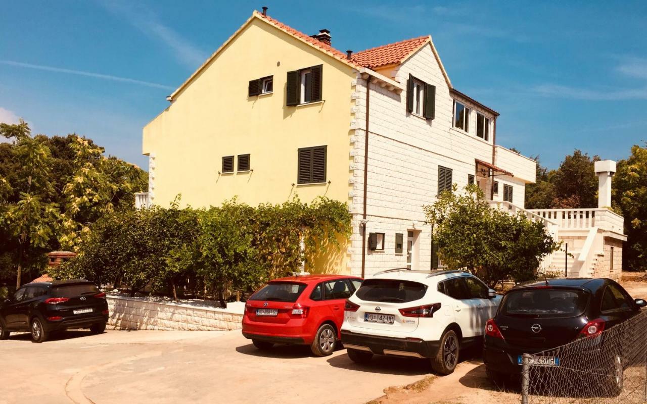 Apartments Daniela コルチュラ エクステリア 写真